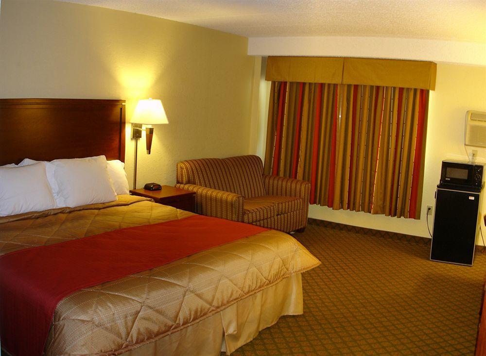 Red River Inn & Suites Fargo Exterior foto
